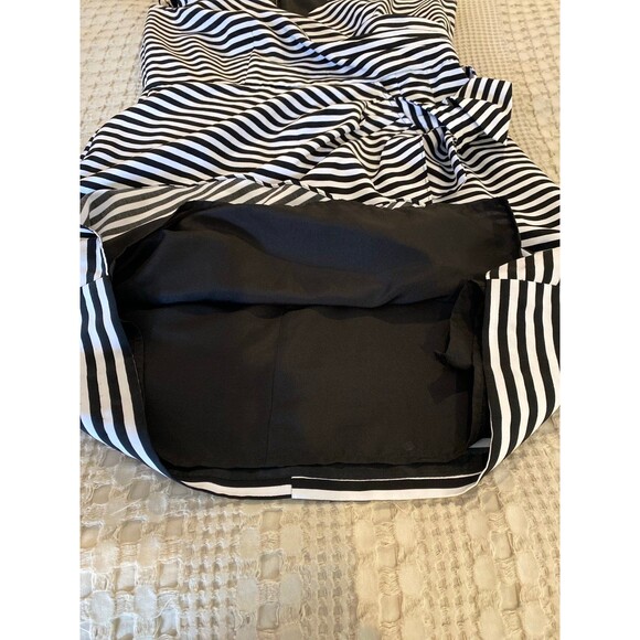Worthington Dress Faux Wrap Size 12 Black White Stripes Fitted Lined Sleeveless - Picture 8 of 11